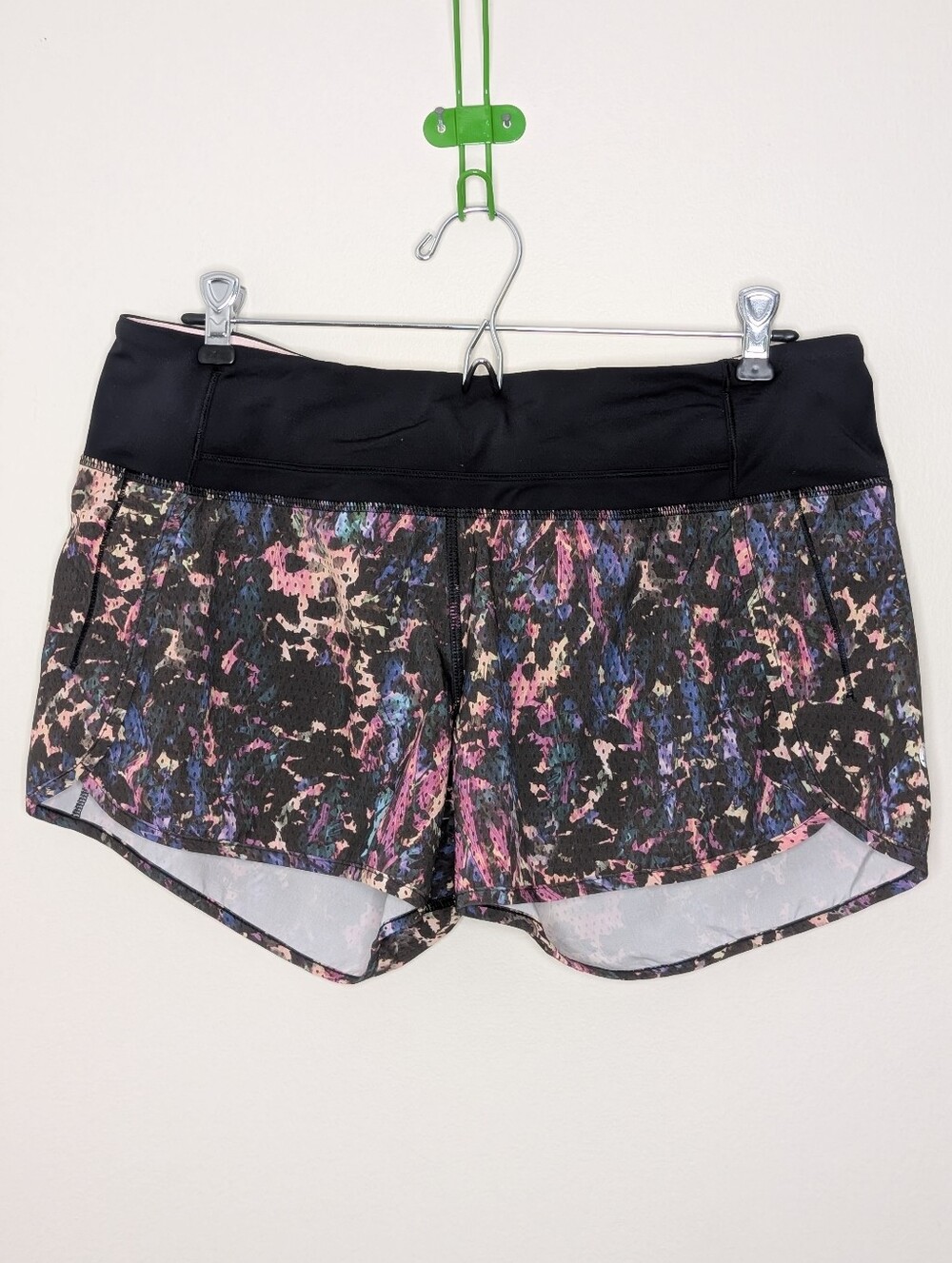 Lululemon Run Times Short Black Pink Multicolor Splatter 4-inch Inseam Women's 8